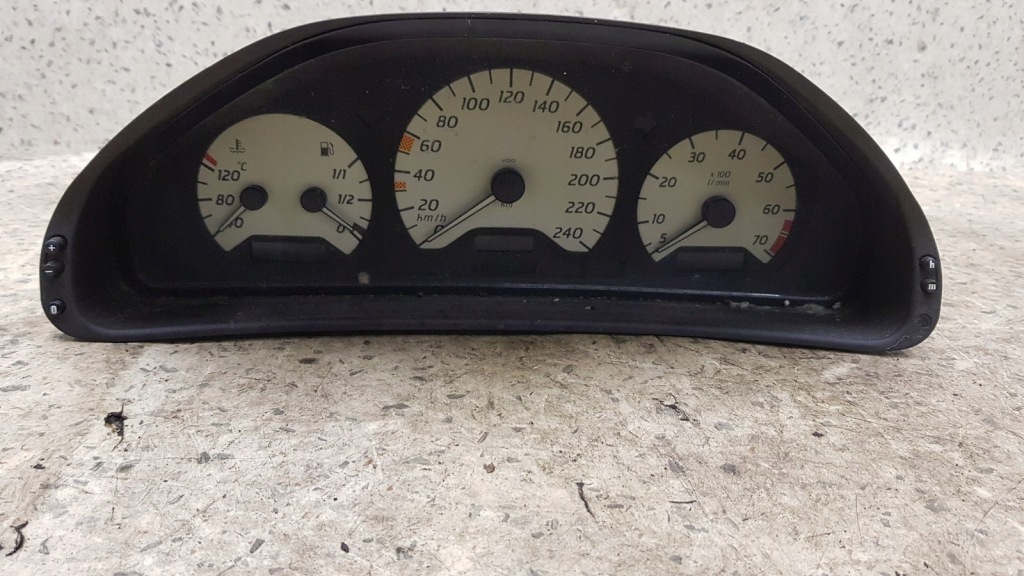 Купить Счетчик приборы mercedes w208 2.0 16v