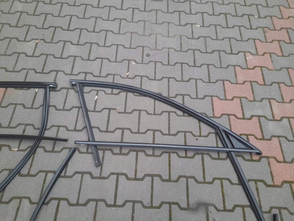 фото №7, Накладки рамки декоративные дверь стекло задняя чёрный лак volvo xc60 ii 22r