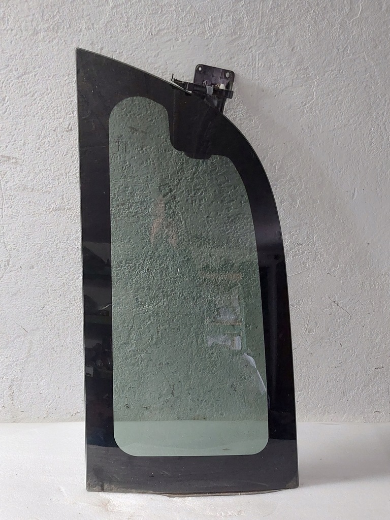 фото №1, Chrysler town & country стекло правая задняя