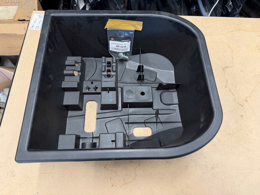 фото №1, Mitsubishi space star ii бардачок полиця задня багажника 7646a157zz оригінал