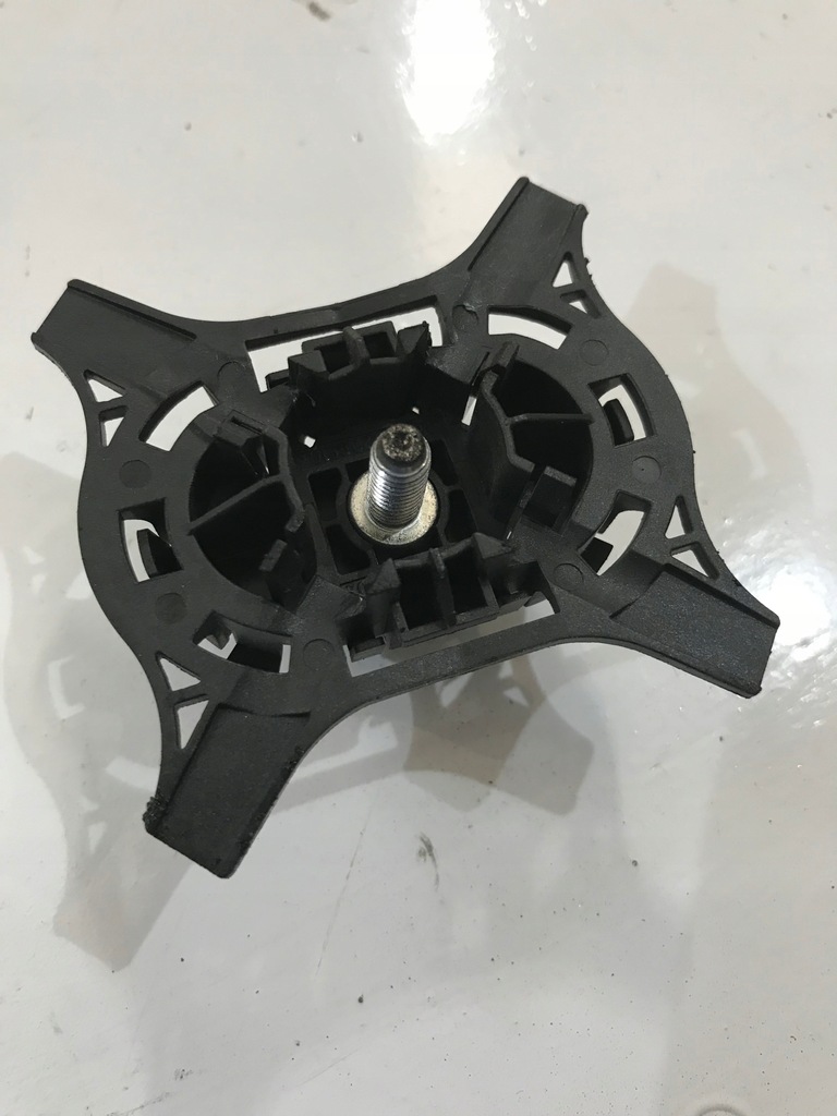 фото №1, Соединитель вентилятора mercedes w212 a2049820002