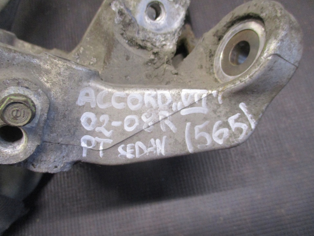 фото №6, Поворотный кулак левый задняя honda accord vii 02-08r.