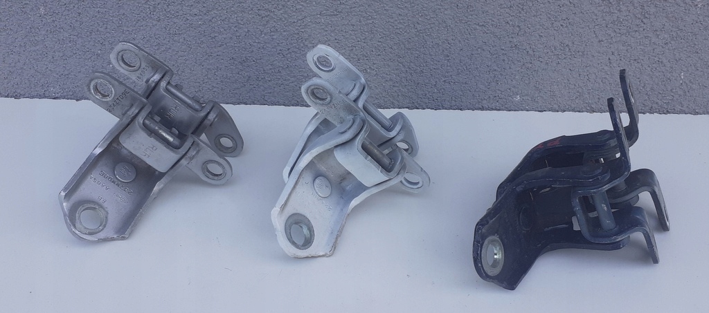 фото №1, Fiesta mk7 5 дверь петля петли дверь правый задняя