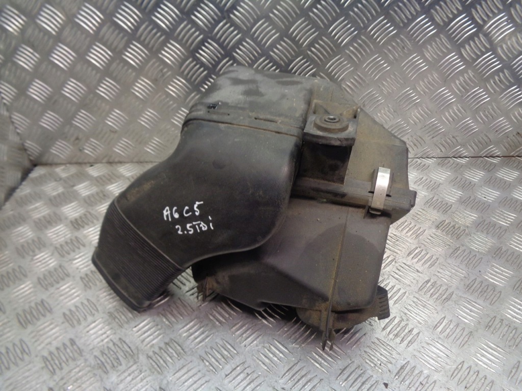 фото №1, Корпус фільтра повітря a6 c5 2.5 tdi 4b0133835l