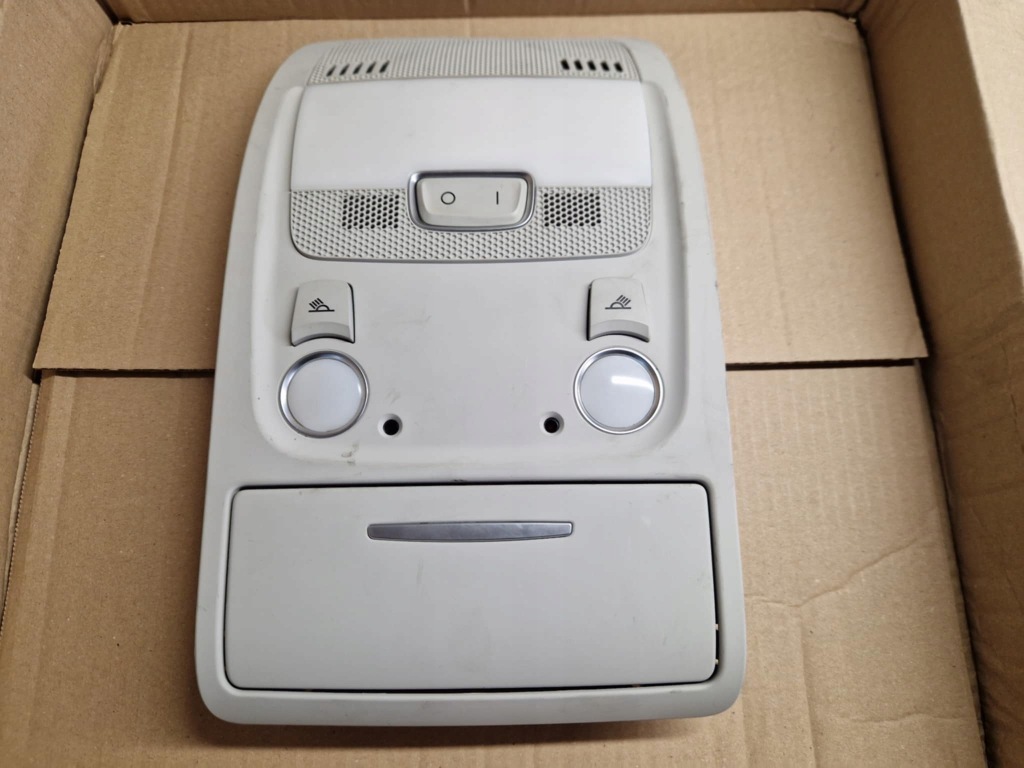 фото №1, Лампа освітлення салону перед передня audi a4 b8 a5 8t0947135b