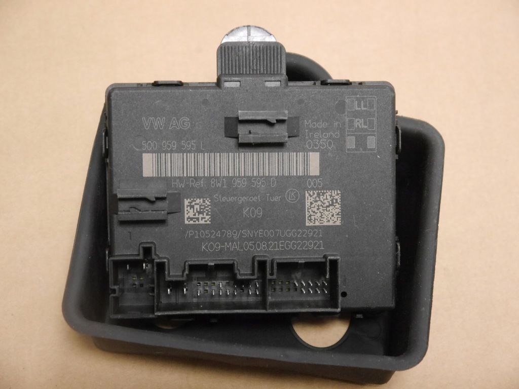 фото №1, Audi q3 модуль двері 5q0959595l