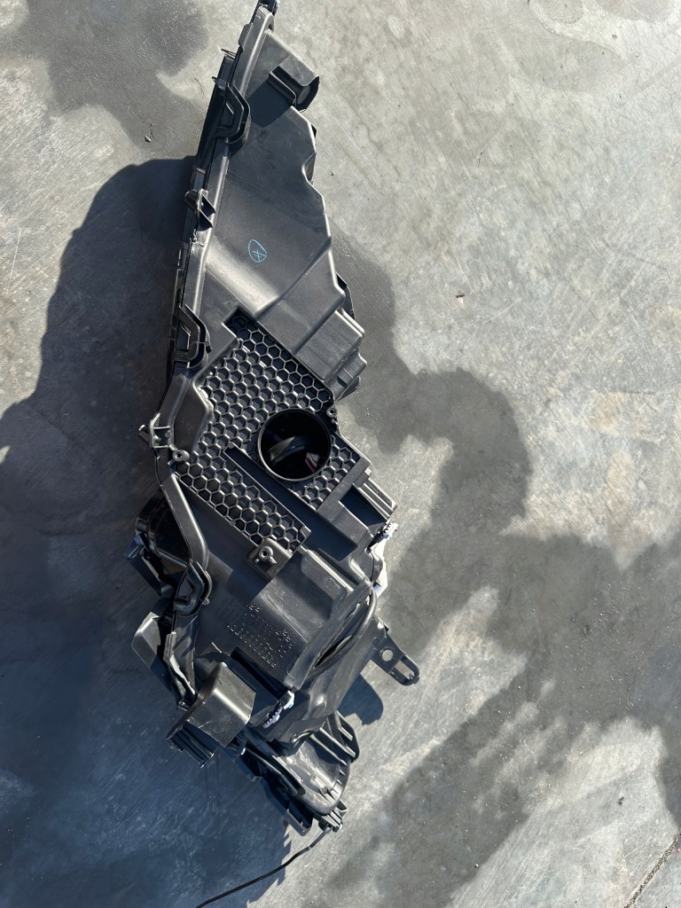 Фара праві перед full led lexus lc500 європа  пошкоджена Оригінал