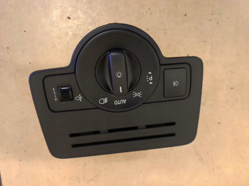 фото №1, Выключатель света vito w447