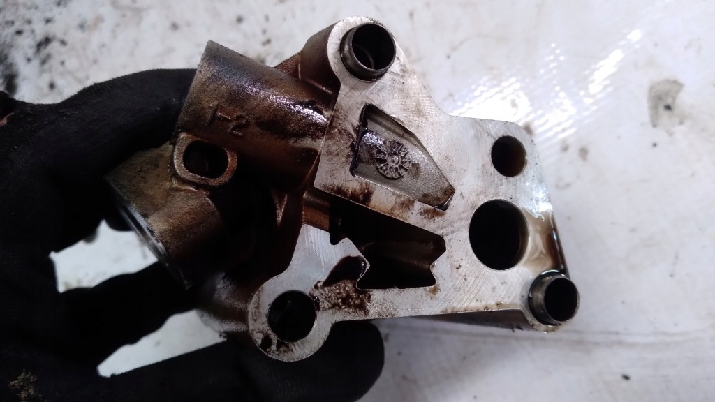 фото №3, Mazda tribute 2.3 16v насос оливи