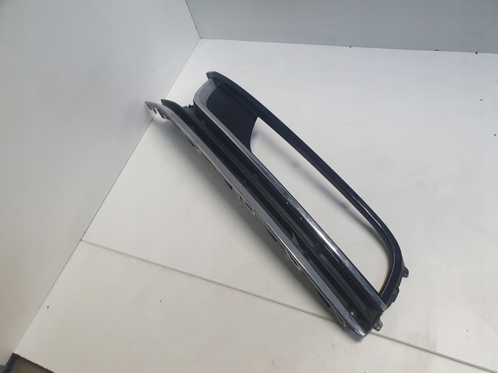 фото №1, Vw passat b7 highline решітка бампера перед 3aa853665a