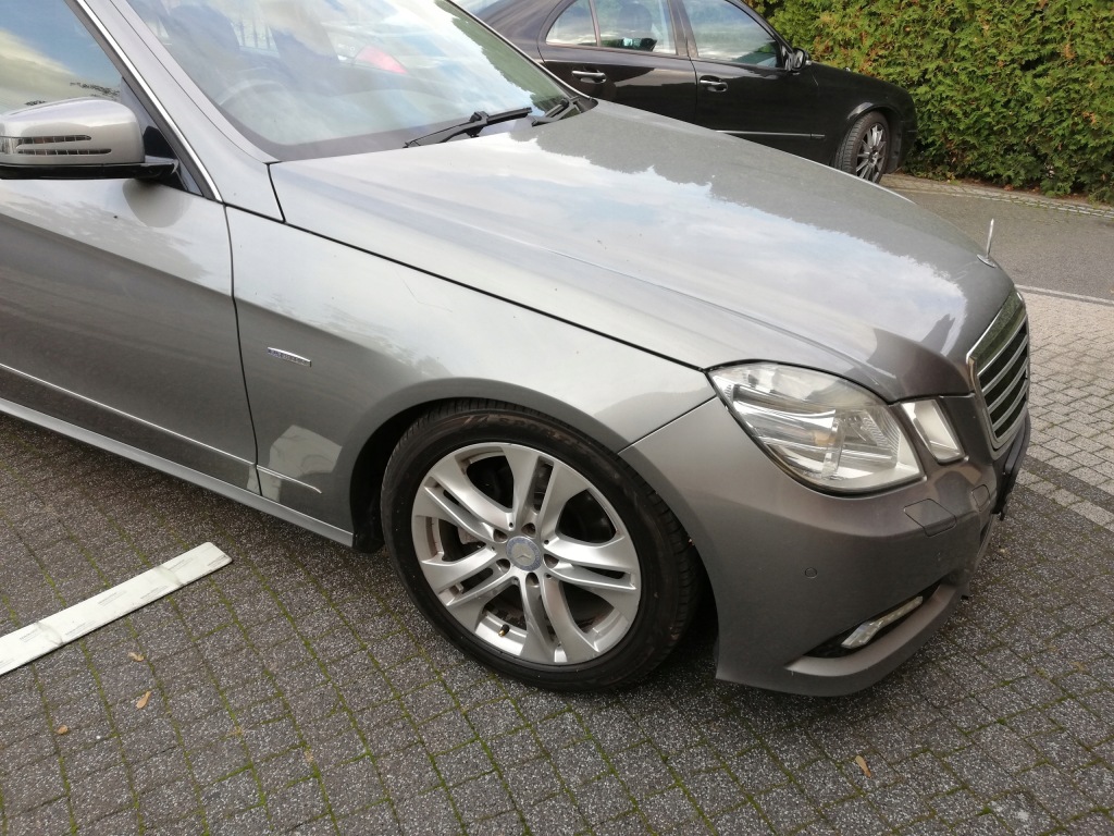 Купити Крило перед до mercedesa e 212