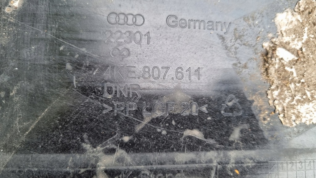 фото №13, Audi q8 e-tron etron кутик бампер передній перед кутик решітка підкрилок