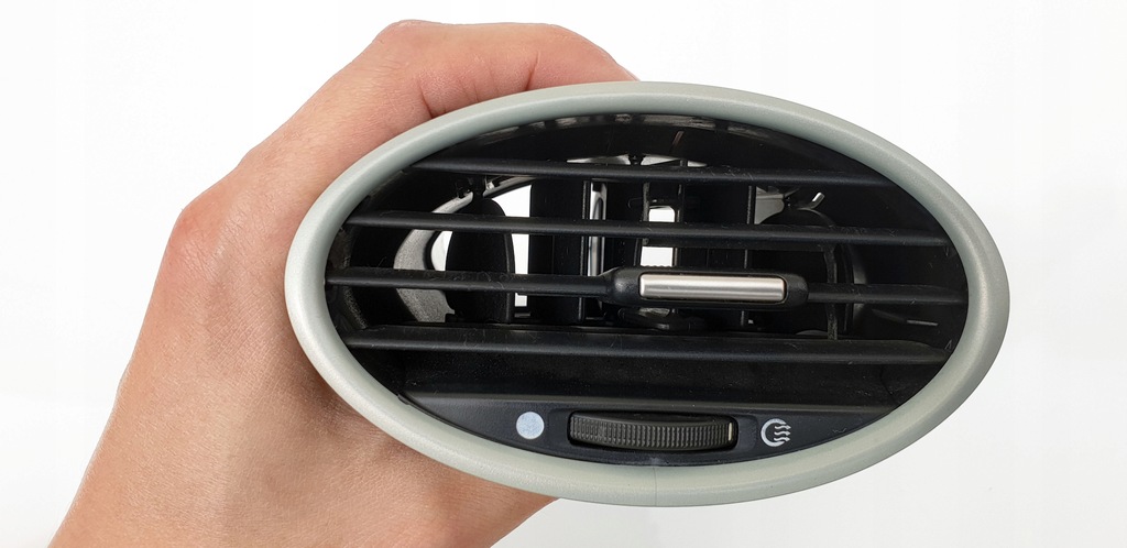 фото №15, Ford focus 2 mk2 ii овальна кругла решітка обдув панелі приладової панелі