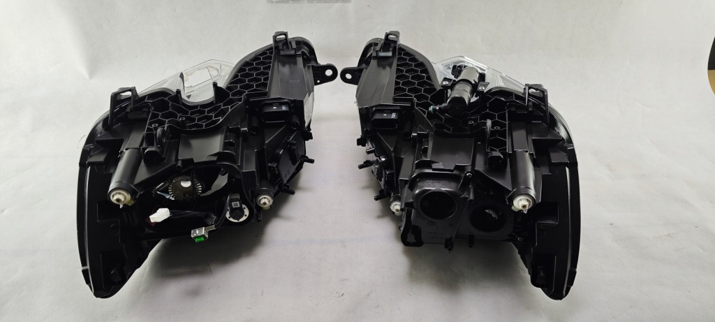 Skoda superb 2 рестайлінг  ксенон led ліве правий поворотний фара фара 3t1 в Україні