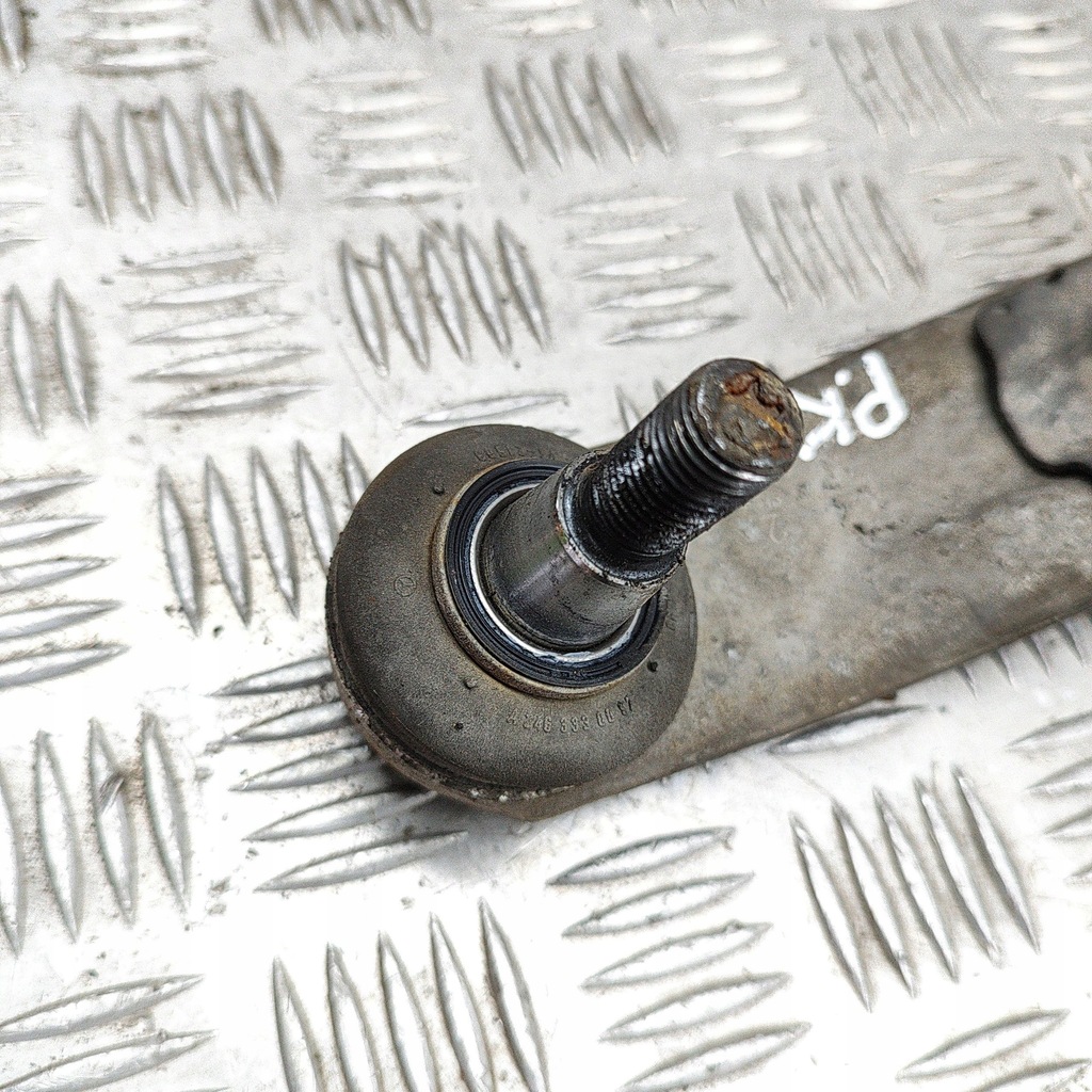 фото №7, Mercedes-benz cla c117 x117 w117 2013 ліва сторона нижній важіль передній