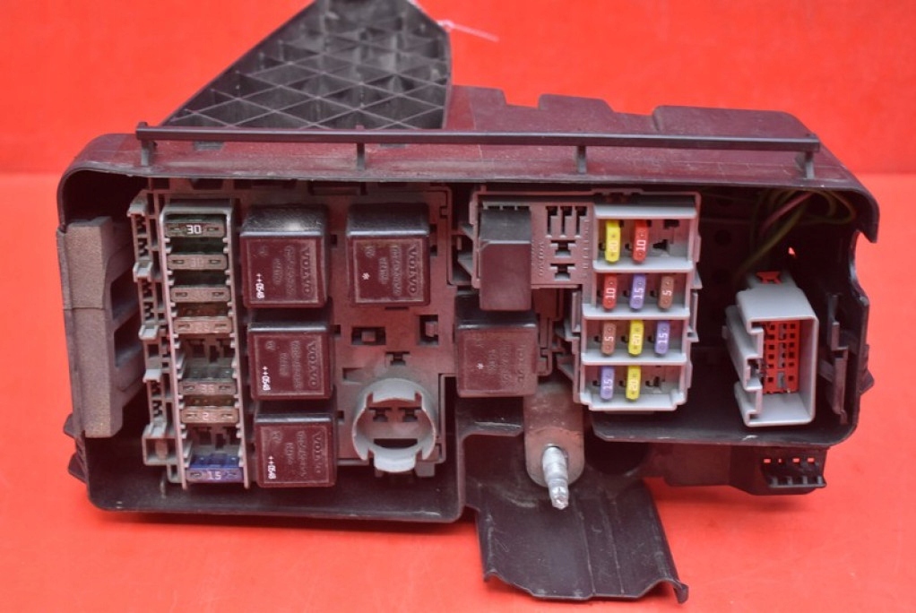 фото №7, Коробка запобіжників 30728132 volvo v70 2 ii 2.4 d 126 km 04-08