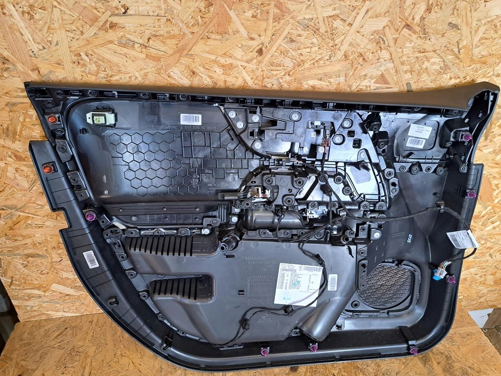 фото №8, Mercedes w247 b-klasa обшивка правый перед передний