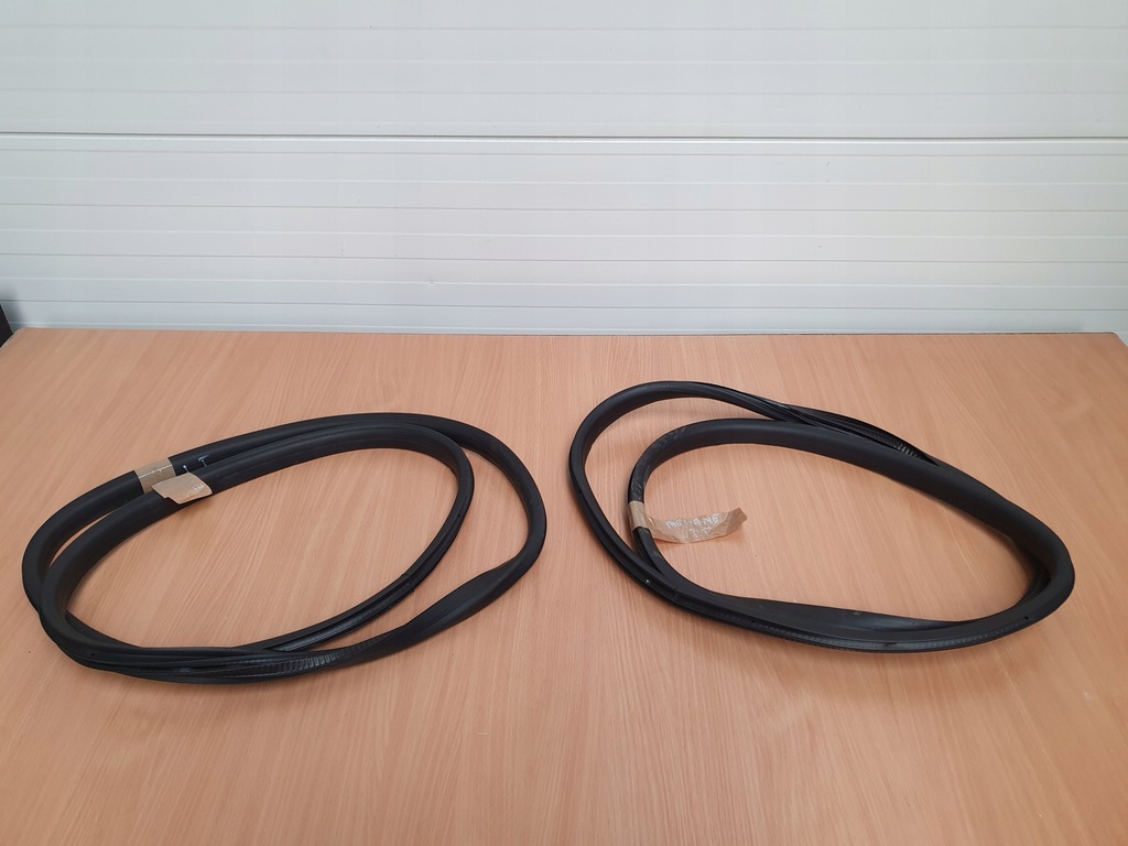 фото №7, Прокладка кузовна ніша двері megane iv hb