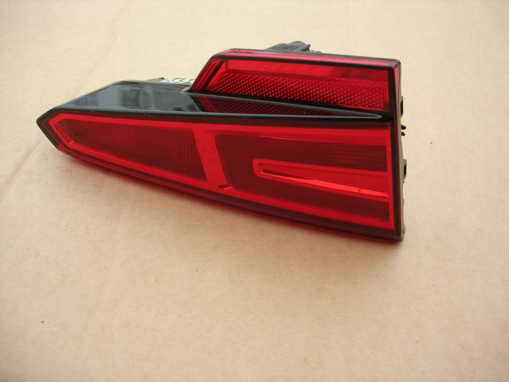 фото №1, Лампа lt w крышка led audi a4 b9 sedan 8w5945075