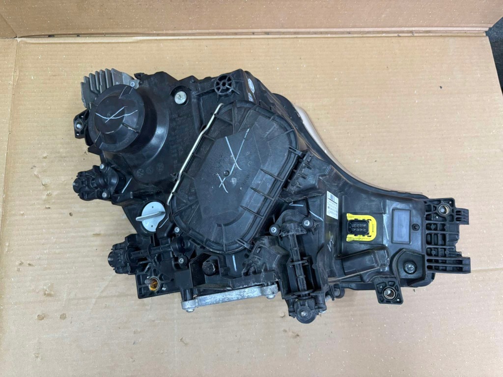 Фара ліва перед mercedes actros a9618205239 Оригінал