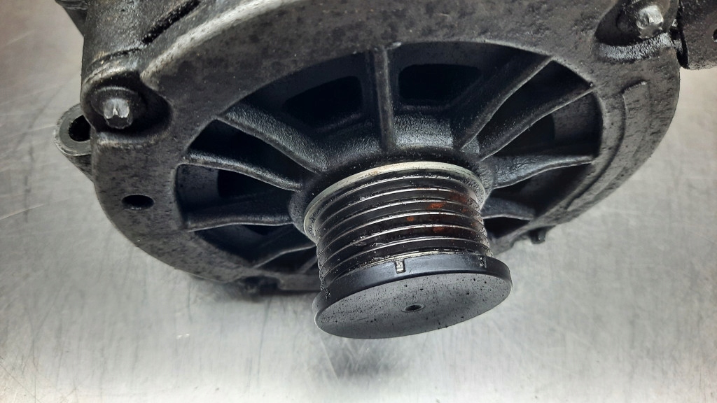 фото №3, Генератор a0001501750 mercedes w203 2.2 cdi