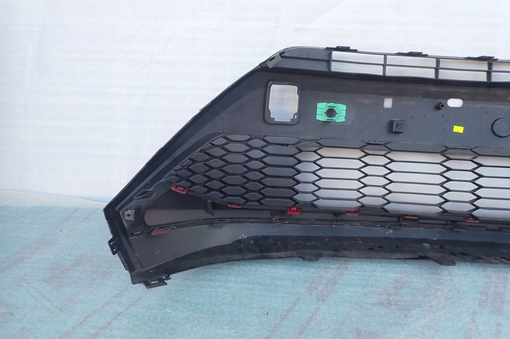 фото №9, Toyota c-hr lift - решётка средняя бампера