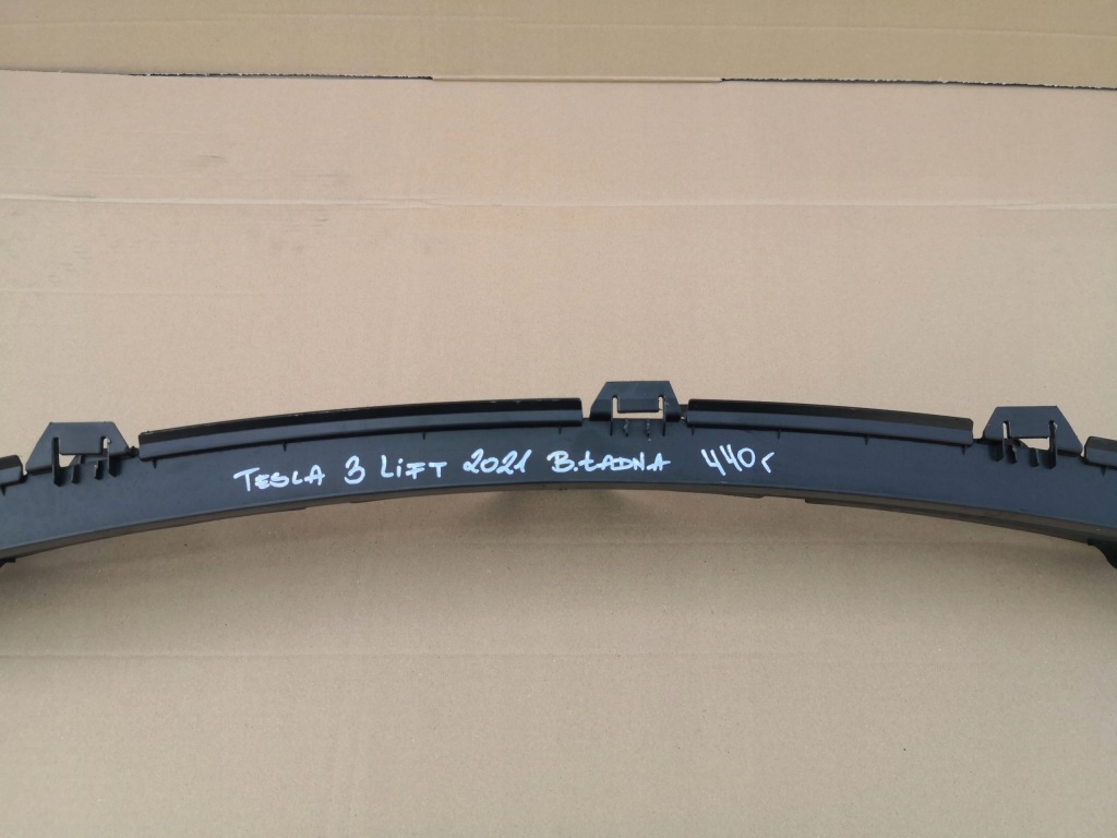 фото №13, Решётка средняя бампера передний tesla 3 lift