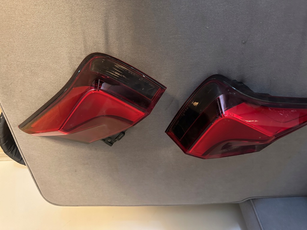 Купити Lexus ux лампа задня задня ліва