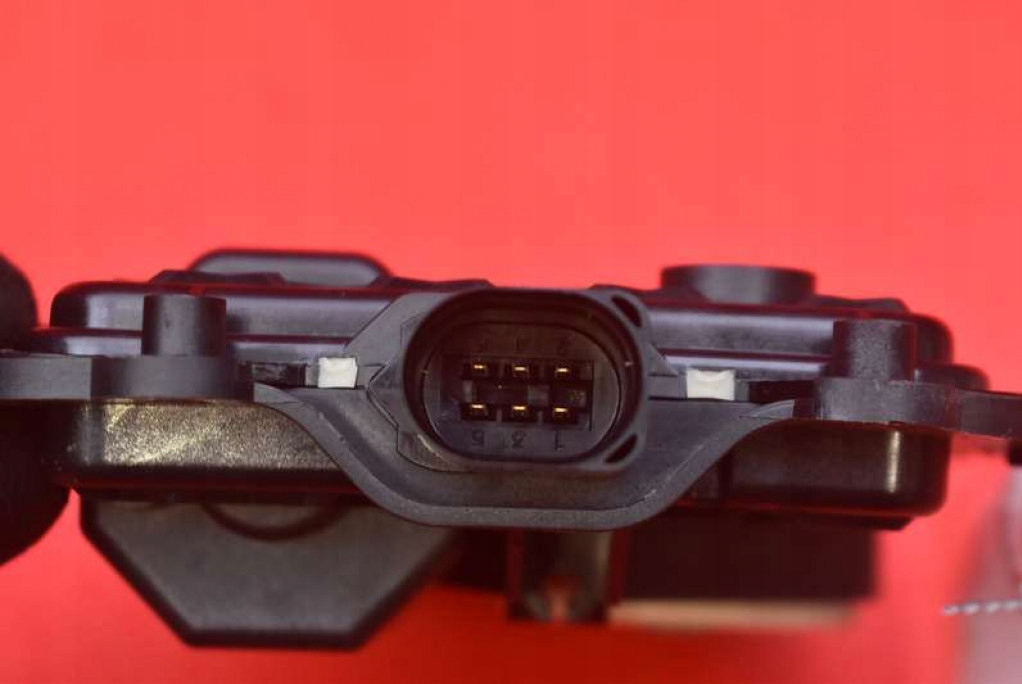 фото №8, Моторчик доводчик дверь правый задняя 4e0837059 audi a8 d3 05-07