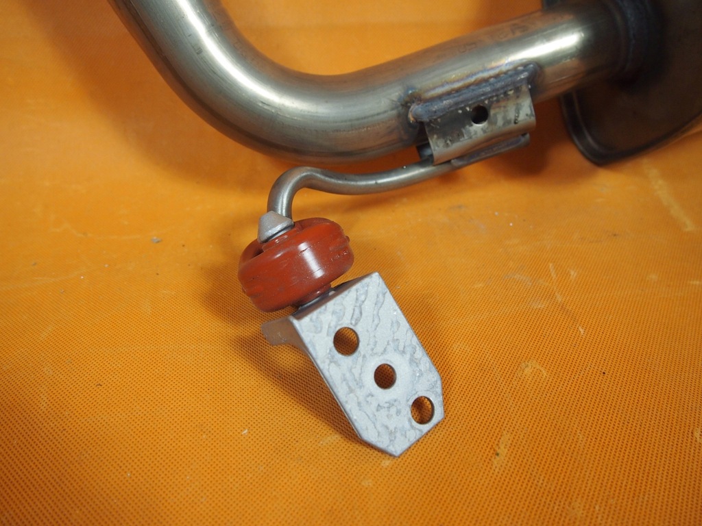 фото №8, Audi a1 gb 82 35 tfsi труба выхлопная гаситель kompl. 82a253181m / 2q0253211q