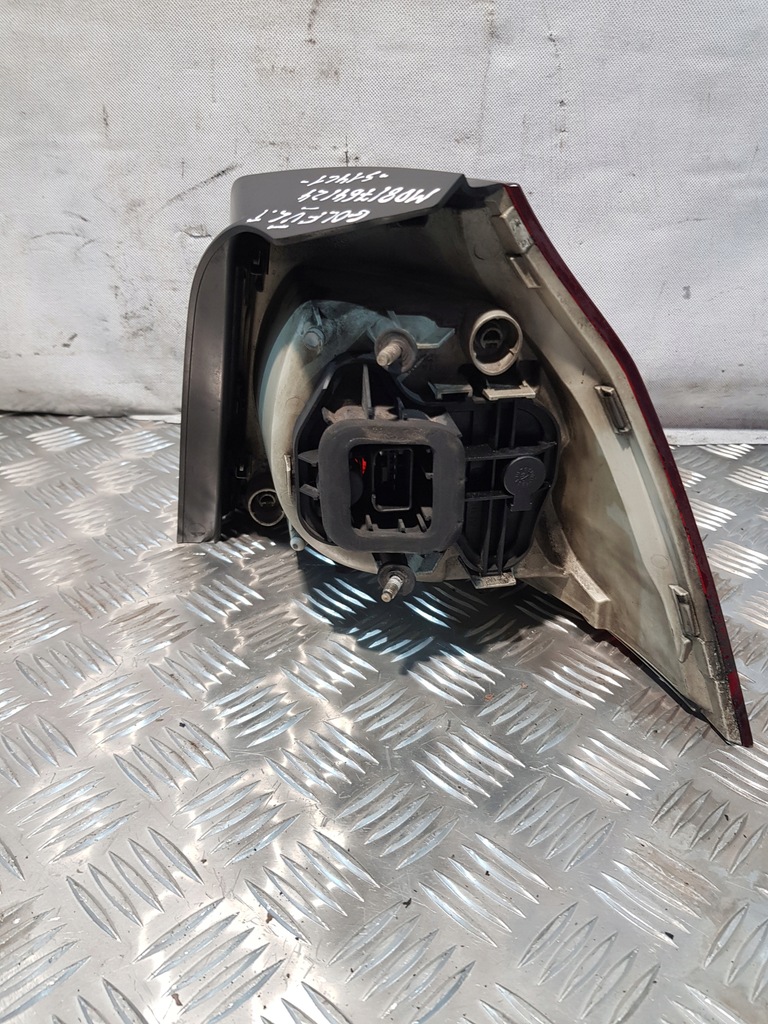 фото №8, Vw golf v лампа левая задняя w крыло 1k6945095e + вкладыш 1k6945257 europa