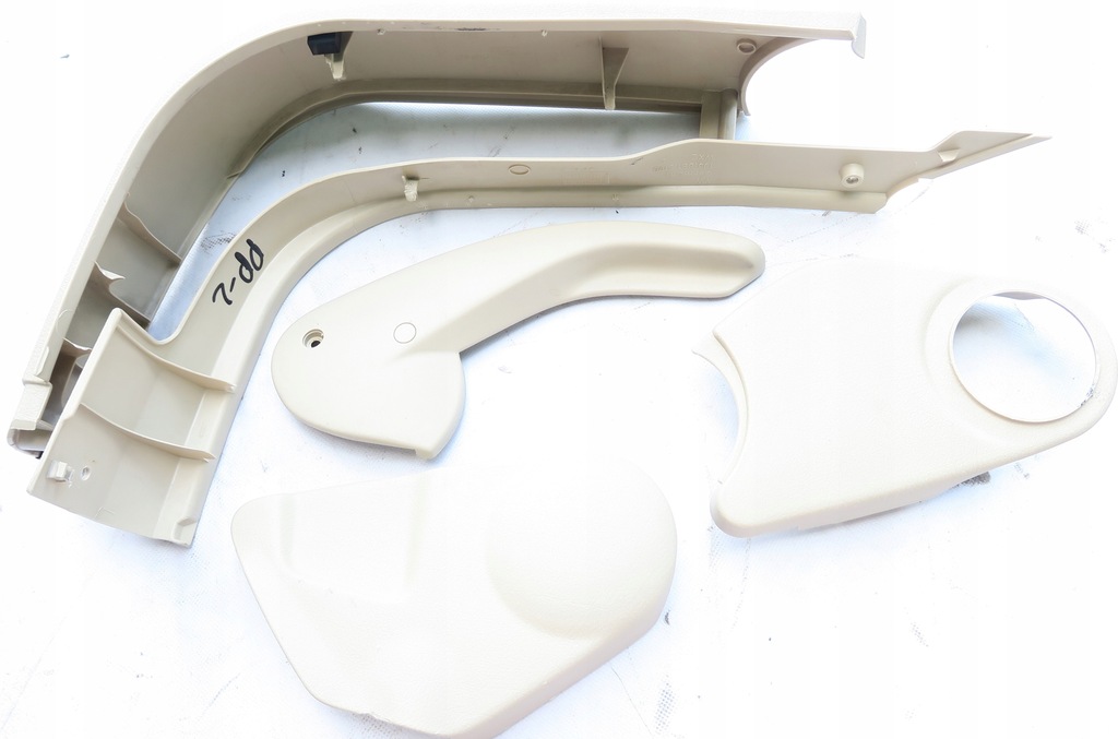 фото №1, Пластики бежевые сиденье пассажира vw new beetle