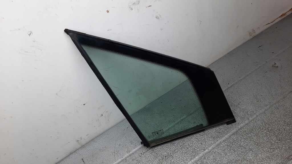 фото №1, Стекло дверь правая треугольник peugeot 807 02r