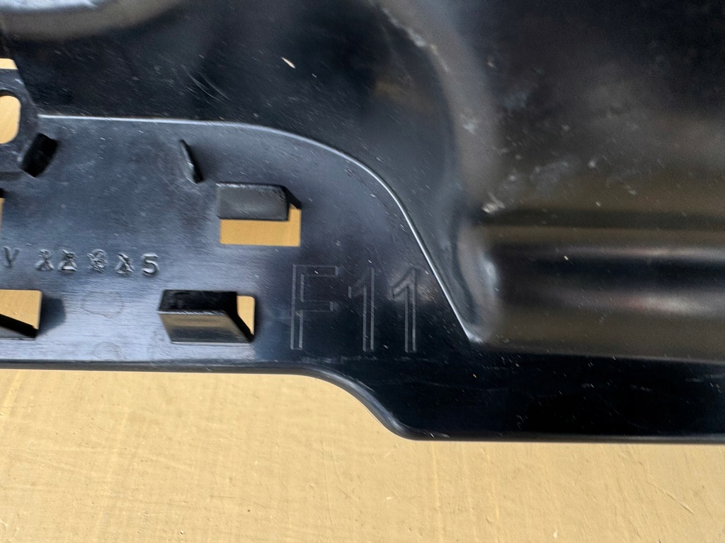 фото №9, Bmw 5 v f11 10-17r kombi направляющая кронштейн бампера задняя задние 51127207109