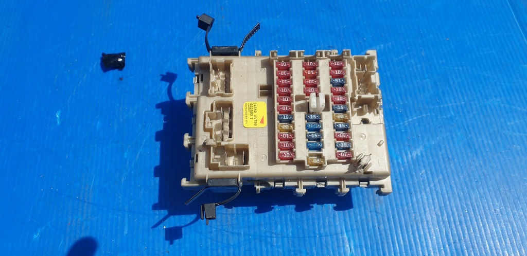 фото №5, Nissan primera p12 коробка предохранителей 24350av700 реле 2523079964