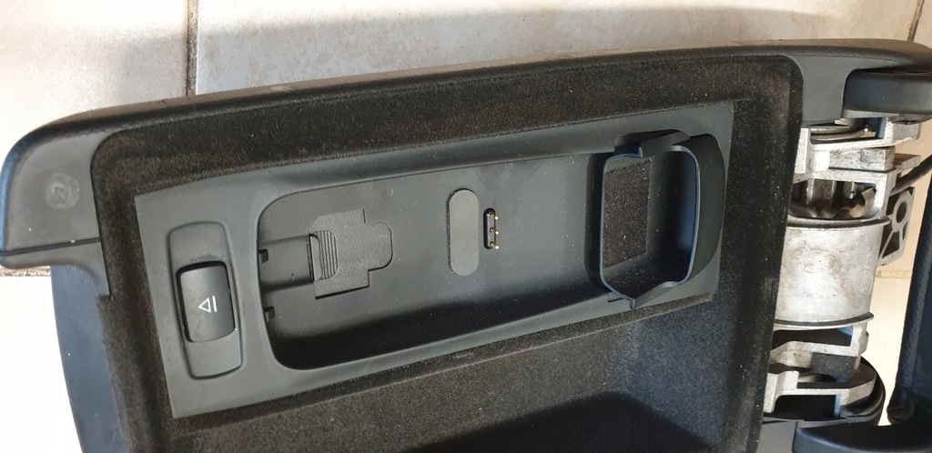 фото №12, Подлокотник бардачок туннель среднего audi a6 c6