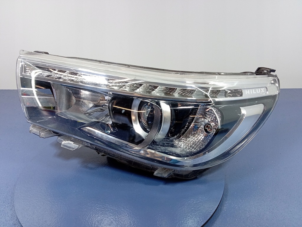 фото №1, Toyota hilux viii 15- фара лівий лампа eu