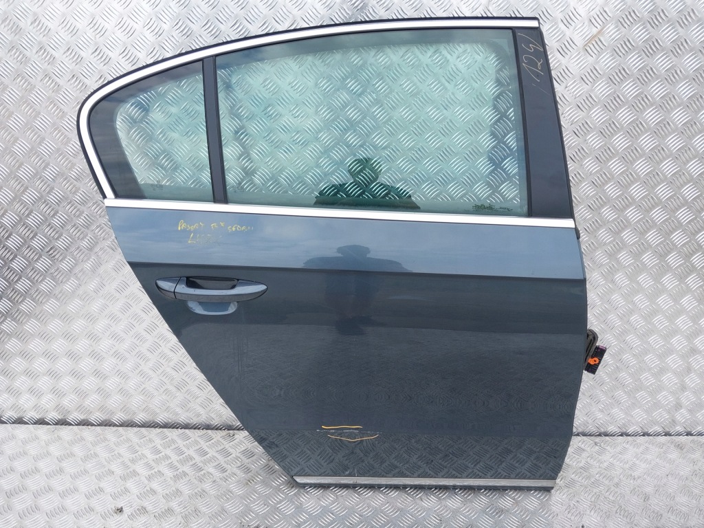 фото №1, 124. двері правий задня vw passat b7 sedan lk7x