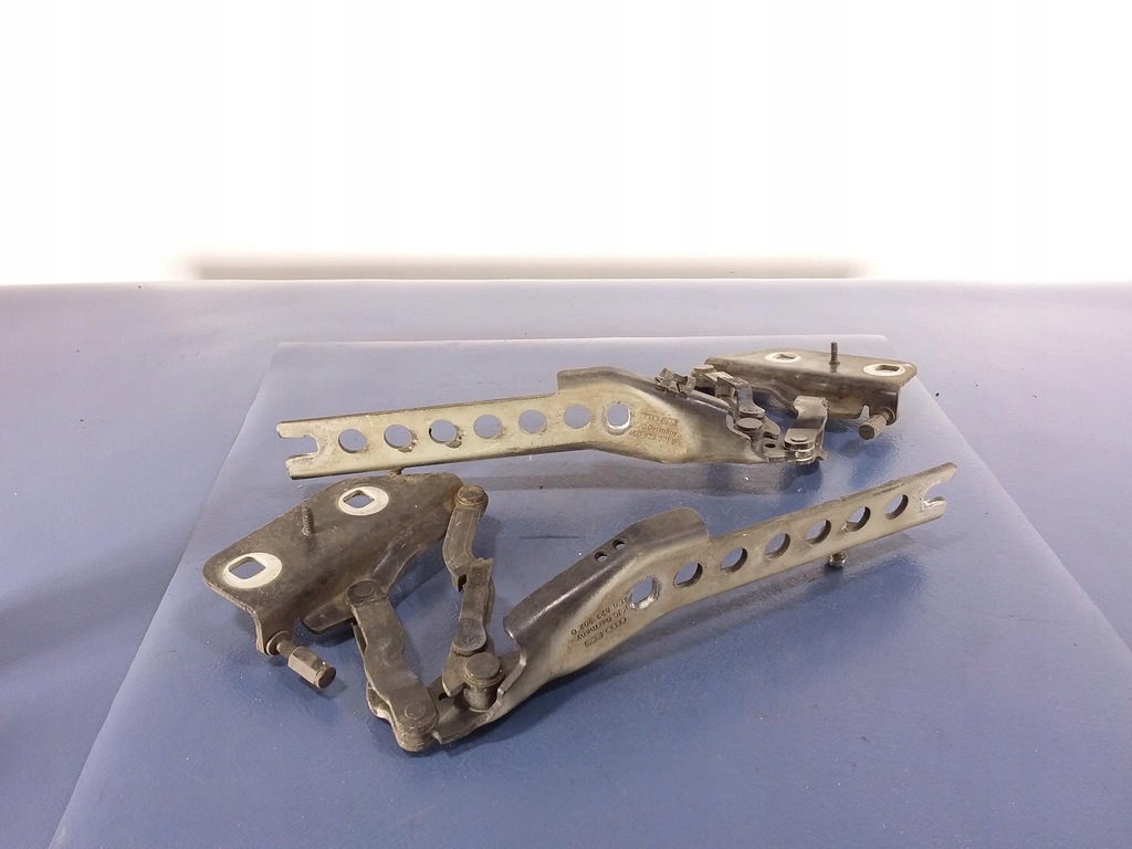 фото №1, Audi оригінальний номер 4e0823301g петля капот