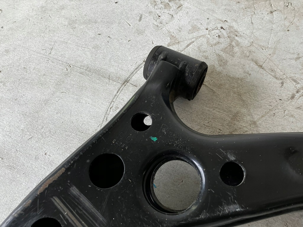 фото №8, Corolla e21 рычаг правый перед передний