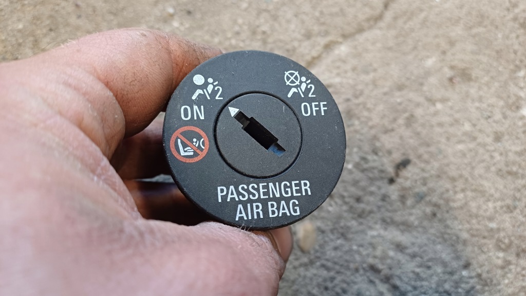 Купити Opel adam перемикач air bag 13577258