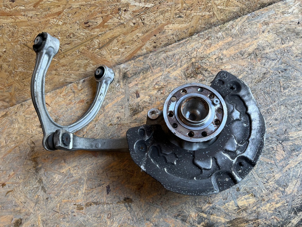 фото №1, Поворотный кулак ступица левая mercedes w213 a2133300102