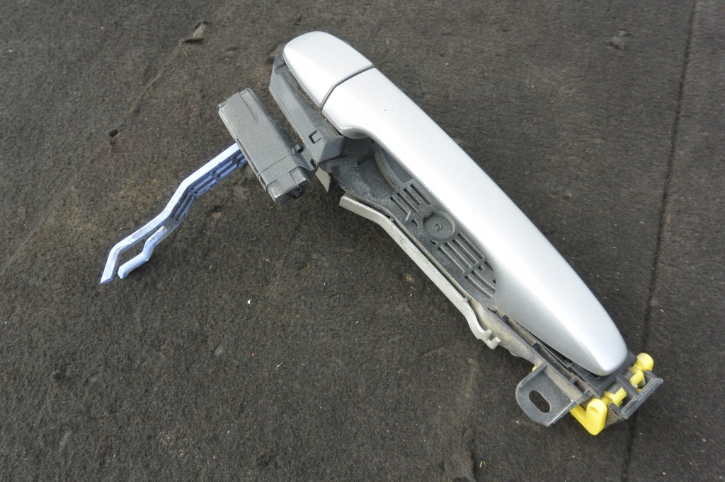 фото №3, Ручка дверь левый задняя toyota prius plus +