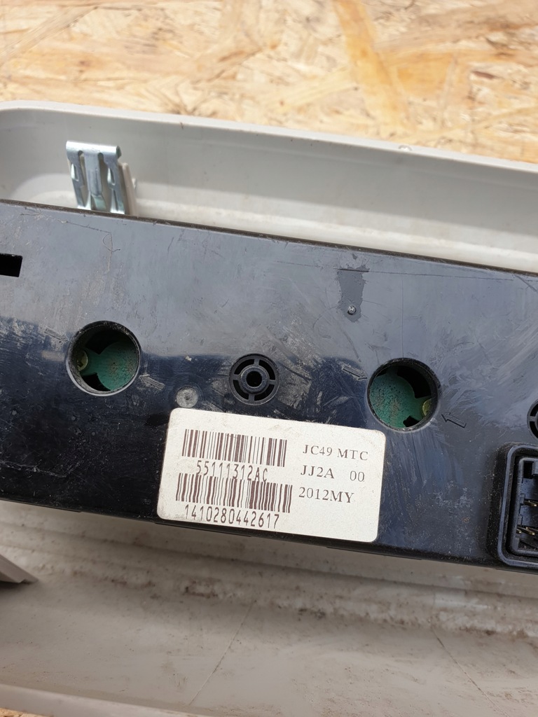 фото №7, Dodge grand caravan панель обдув 55111312ac