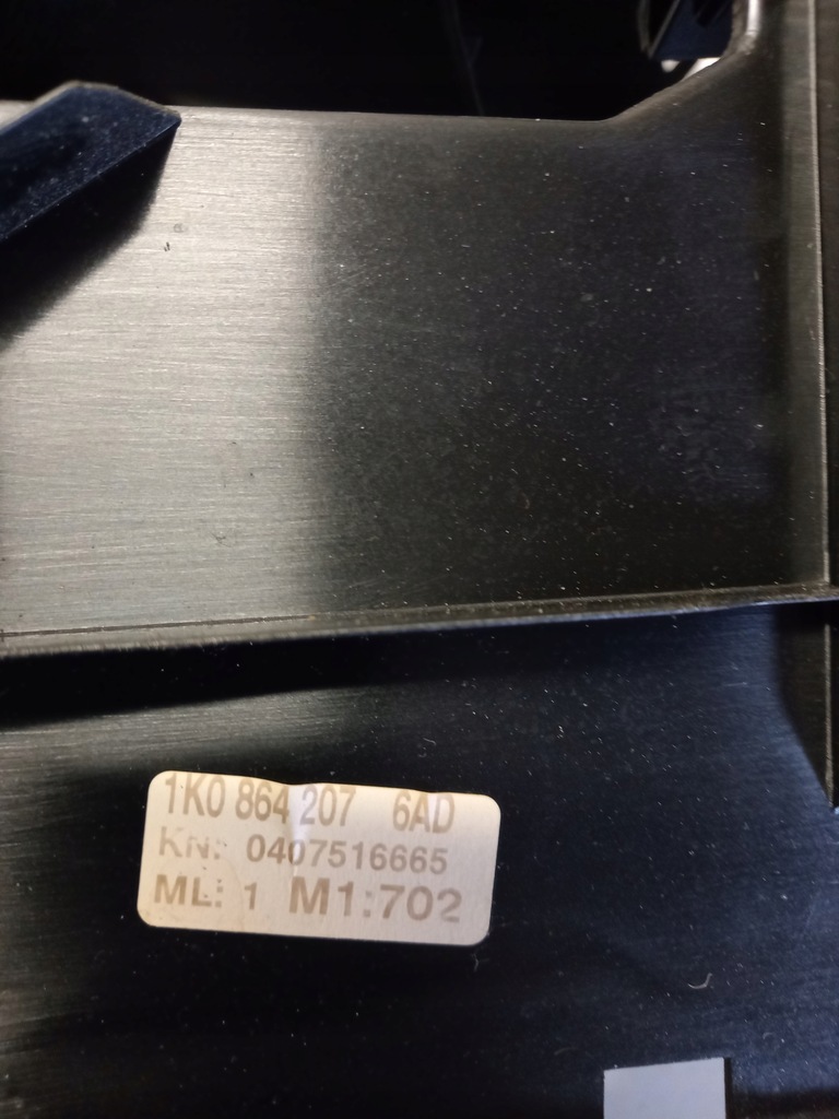 фото №7, Подлокотник vw golf v 1k0864207