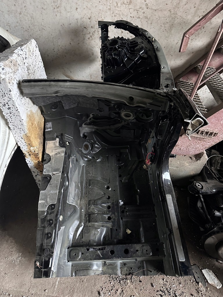 фото №6, Mercedes w206 чверть права перед