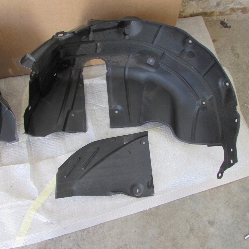 фото №3, Toyota yaris cross підкрилок задня