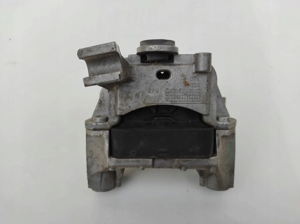 фото №3, Кронштейн кронштейн подушка двигуна alfa romeo giulietta