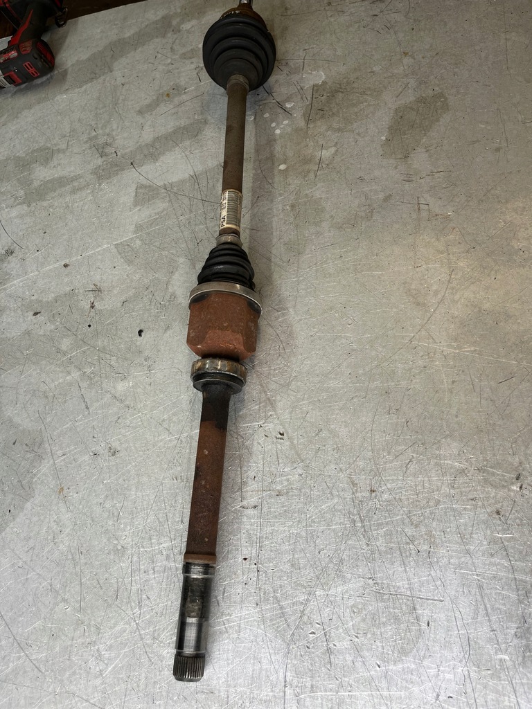 фото №1, Привідний вал права peugeot 308 ii t9 1,6 blue hdi