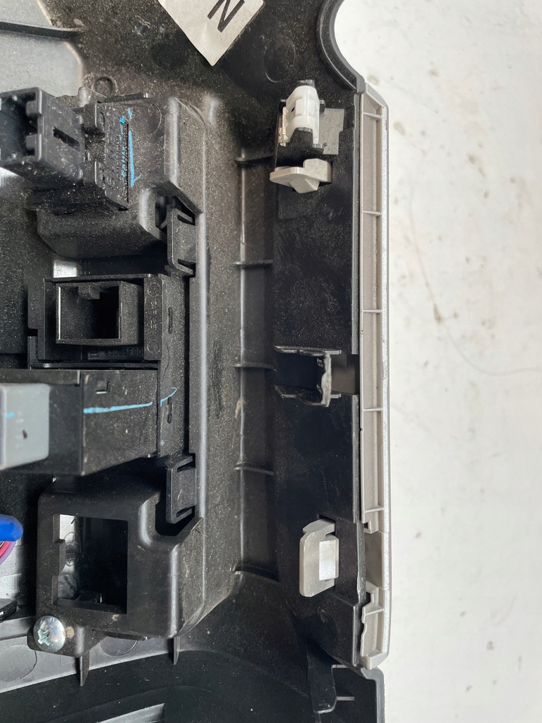 фото №10, Subaru outback защита консоли предохранителей 66135aj020